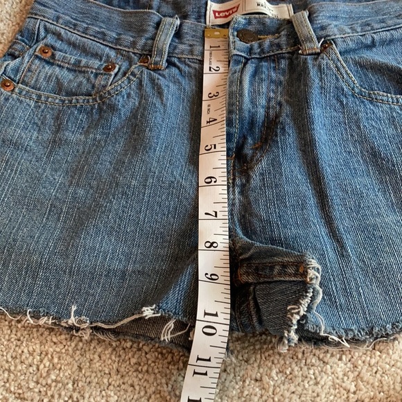 Levi’s denim shorts size 14 - Picture 3 of 9